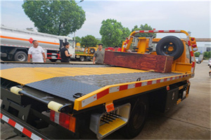 岳塘附近拖车电话号码服务